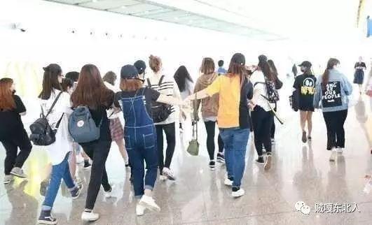 薛之谦机场爆料了吗视频